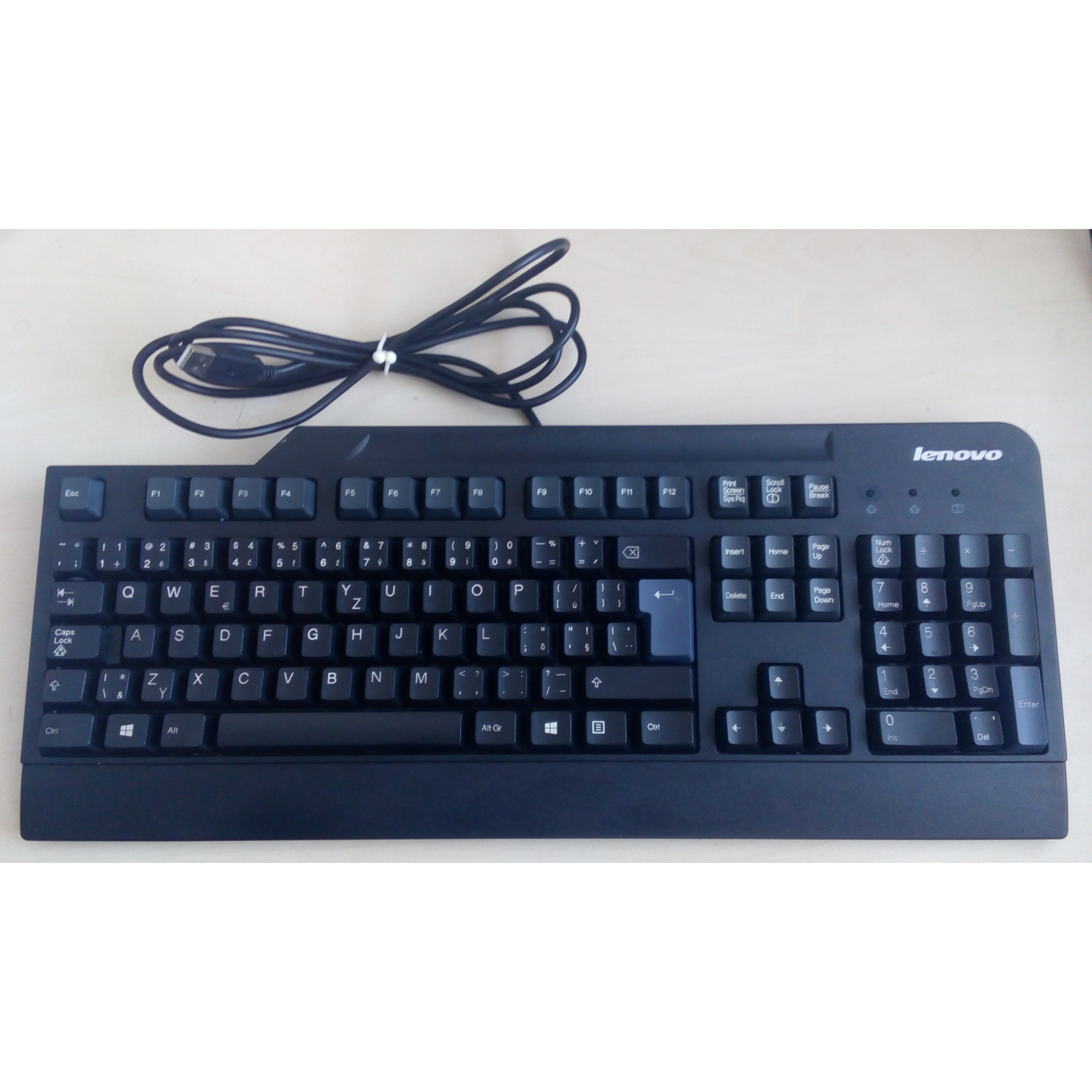 USB kl&aacute;vesnice Lenovo SK-8825 čern&aacute;