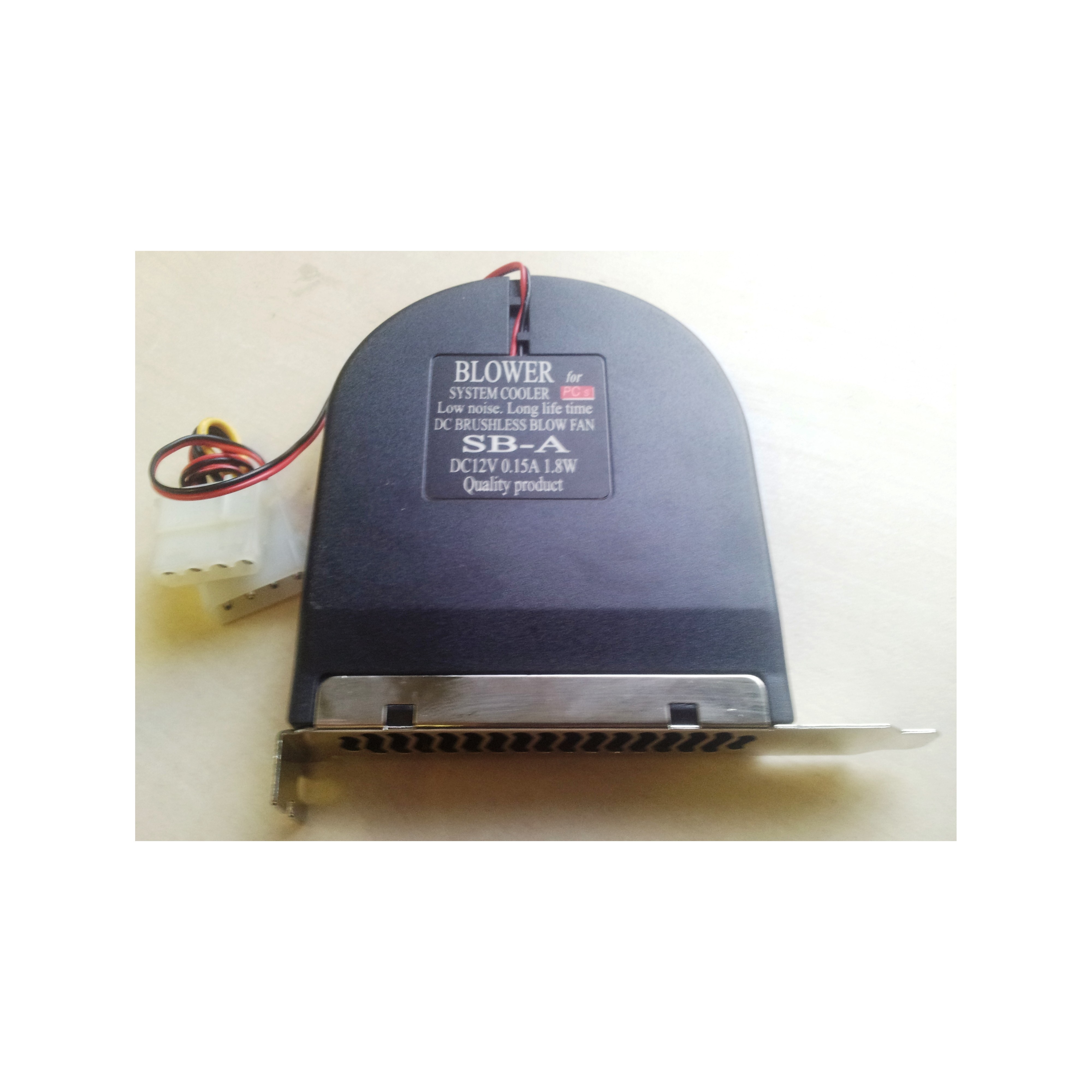 Zadn&iacute; ventil&aacute;tor na z&aacute;slepku (PCI slot)